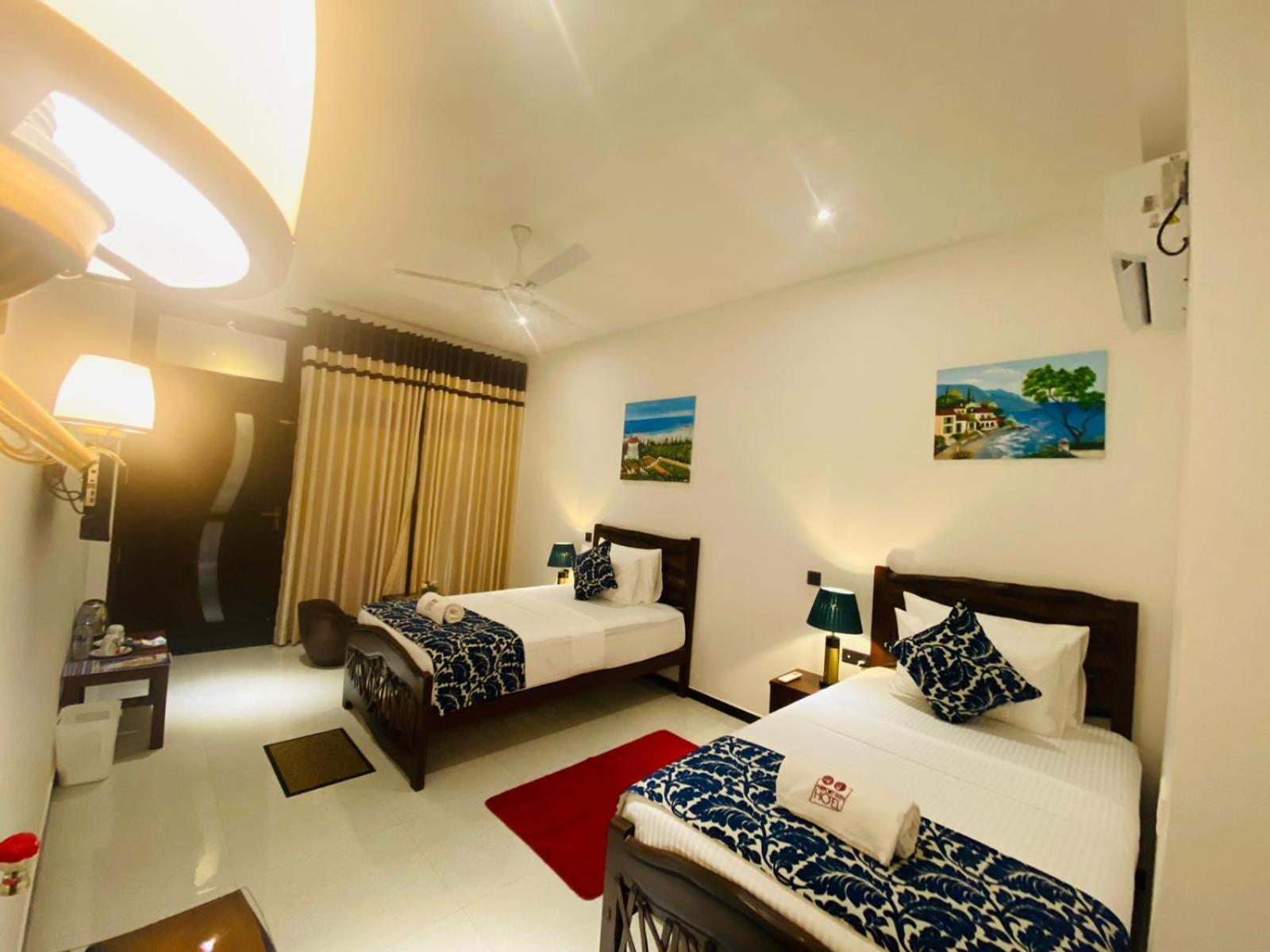 Airport Faith Hotel Katunayaka Esterno foto