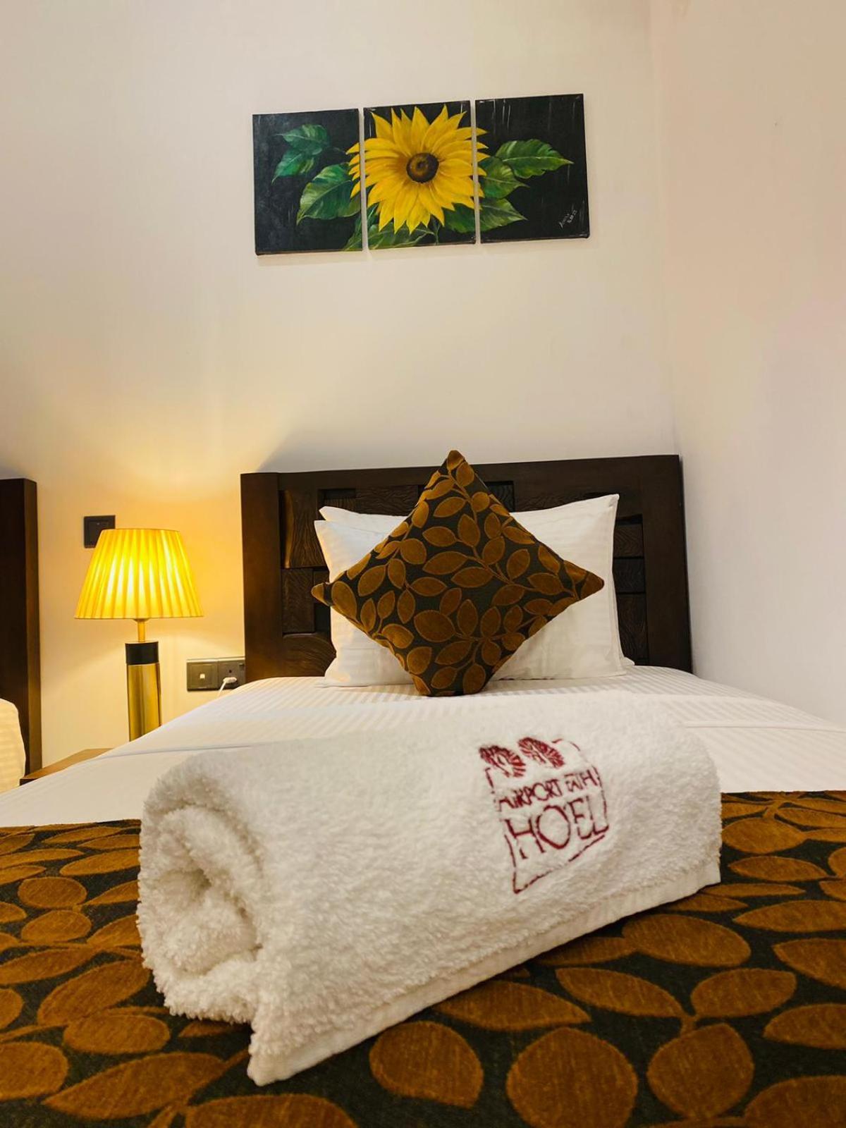 Airport Faith Hotel Katunayaka Esterno foto